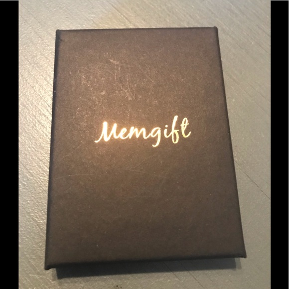 Pineapple necklace - Picture 2 of 2